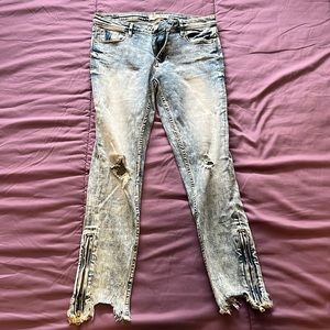 NWT Almost Famous Cropped Jeans